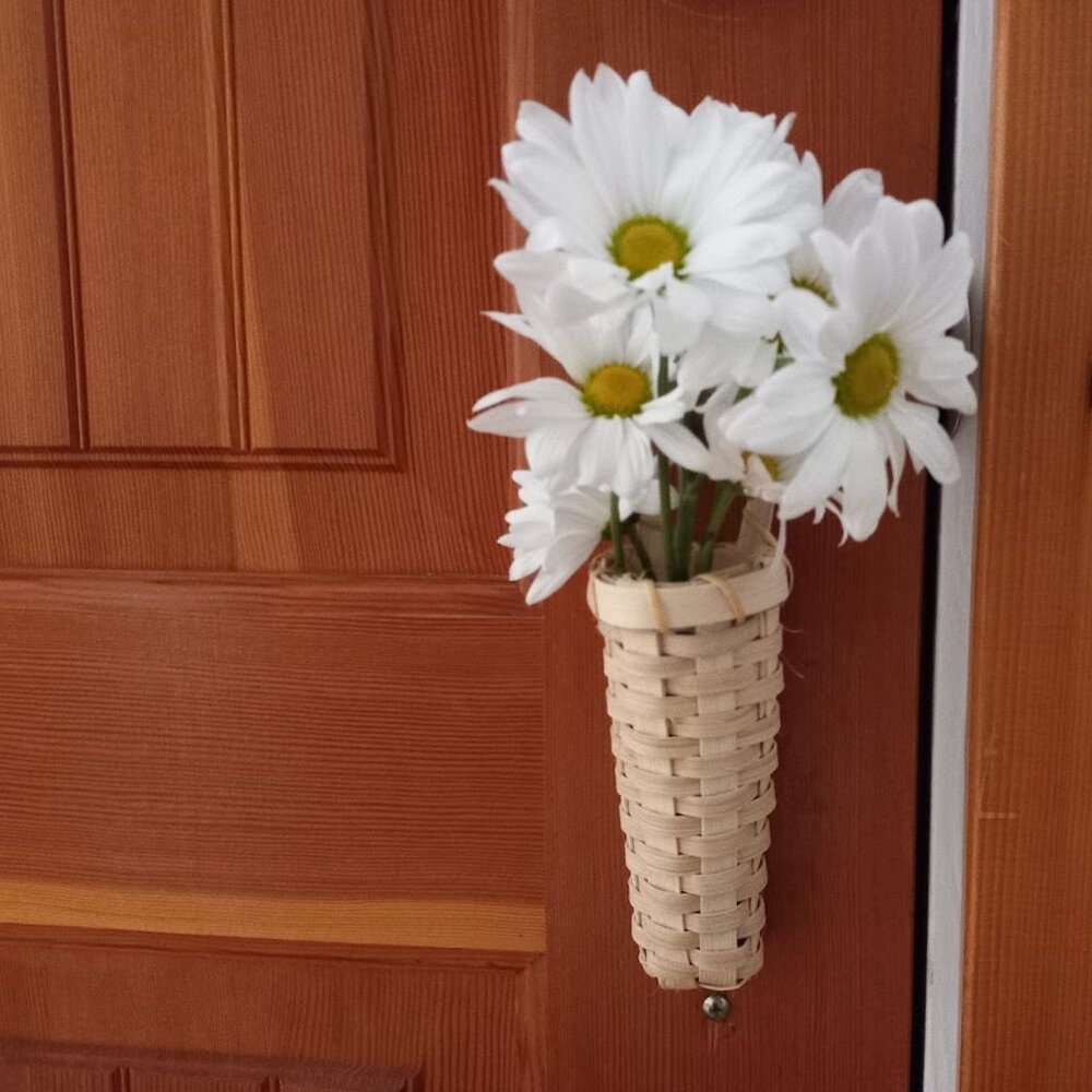 Ear of corn reed and cane handwoven basket - Picture 3 of 7